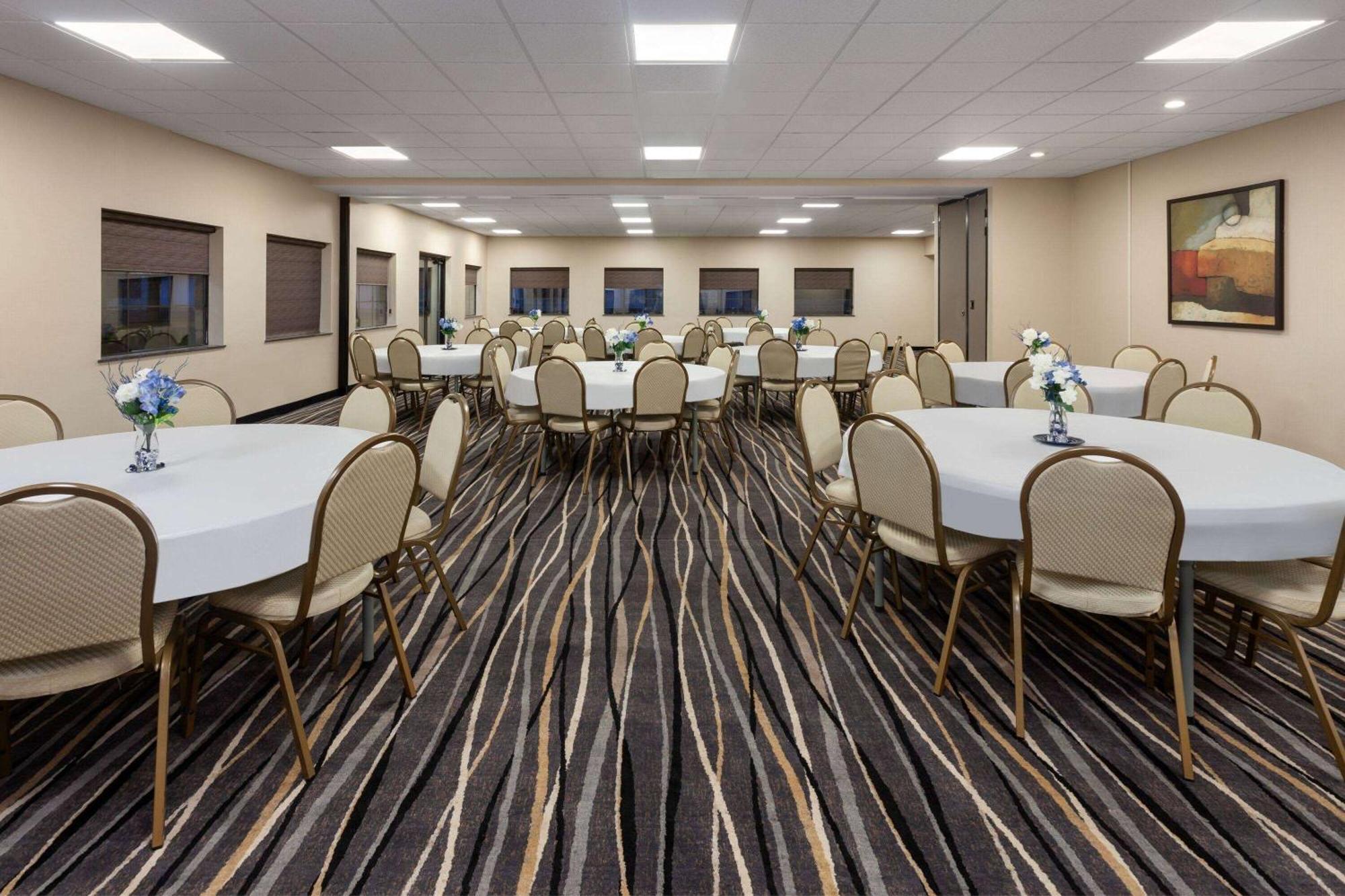 Baymont By Wyndham Copley Akron Екстер'єр фото